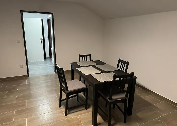 Wohnung Mit Kueche, Fernseher, Wlan Und Parkplatz - Brian